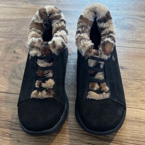 Bzees Black Faux Fur Lined Sneakers